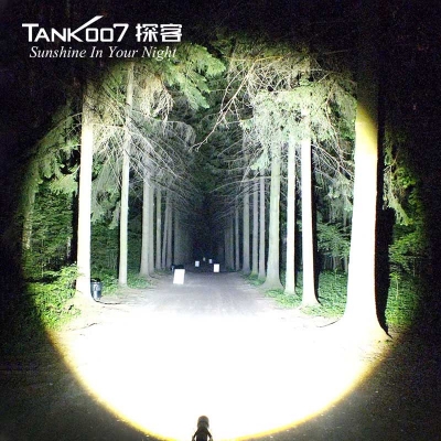 TANK007強光手電筒戶外伸縮調(diào)焦手電LED直充遠(yuǎn)射電筒KZ03